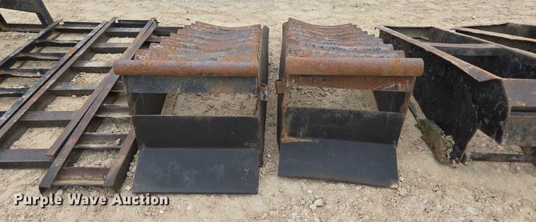 image for item EN3717 (8) steel trailer ramps