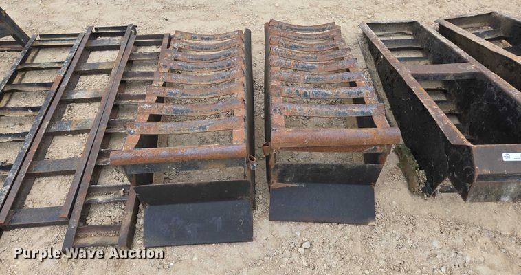 image for item EN3717 (8) steel trailer ramps