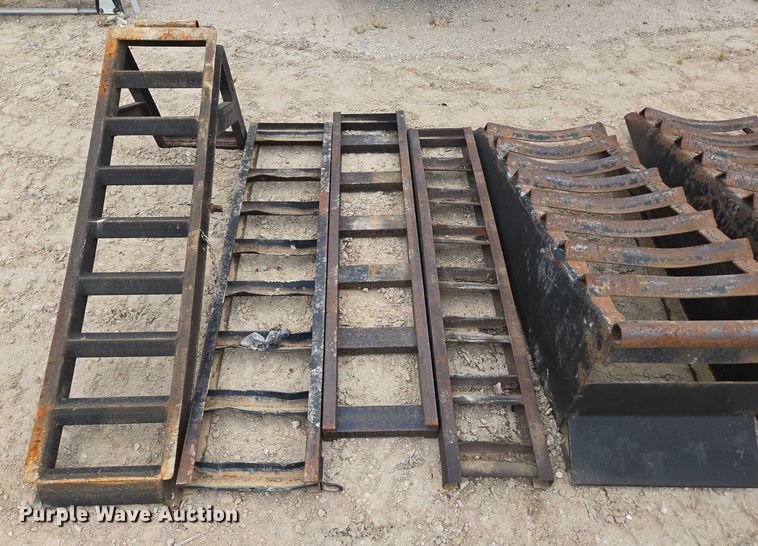 image for item EN3717 (8) steel trailer ramps