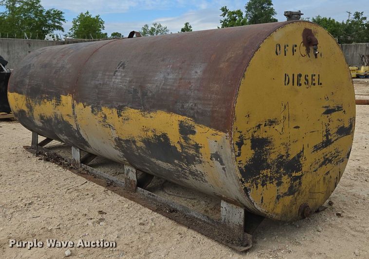 image for item EN3722 Oil storage tank