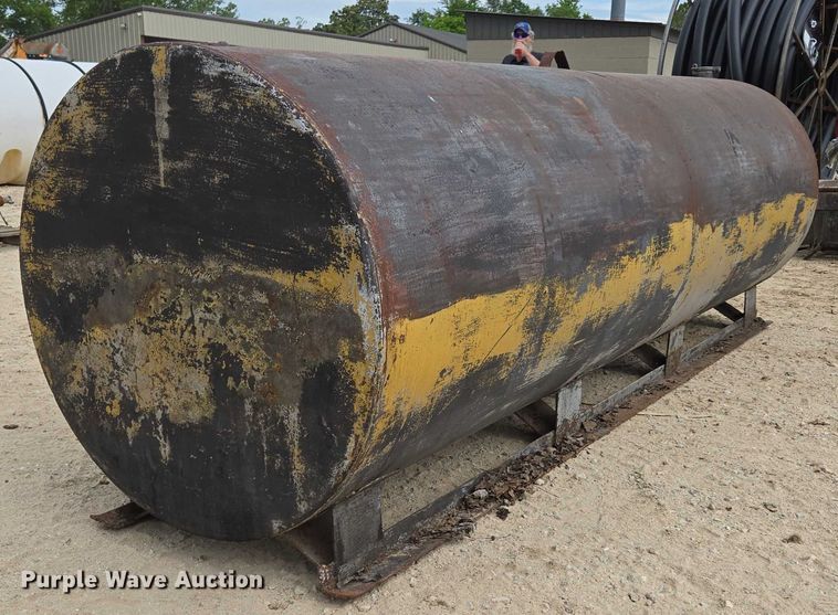 image for item EN3722 Oil storage tank