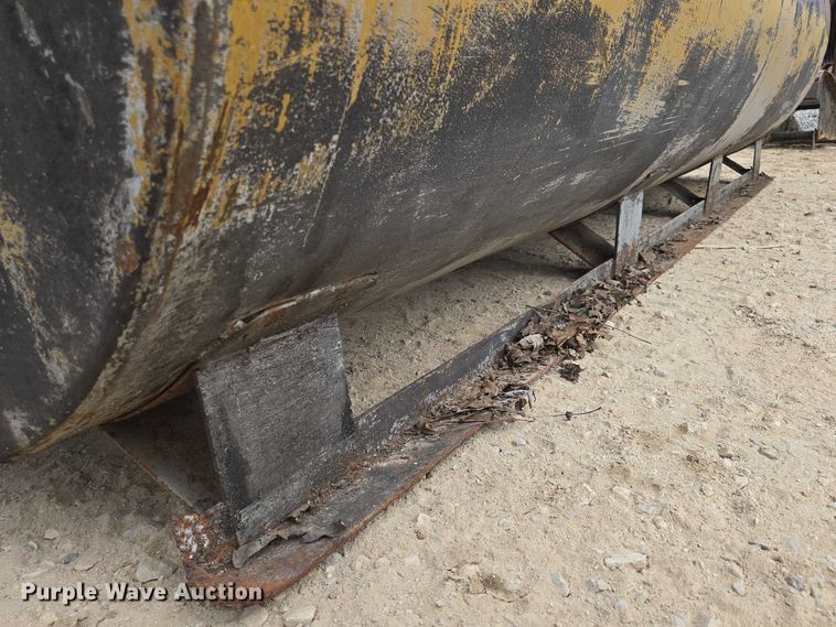 image for item EN3722 Oil storage tank