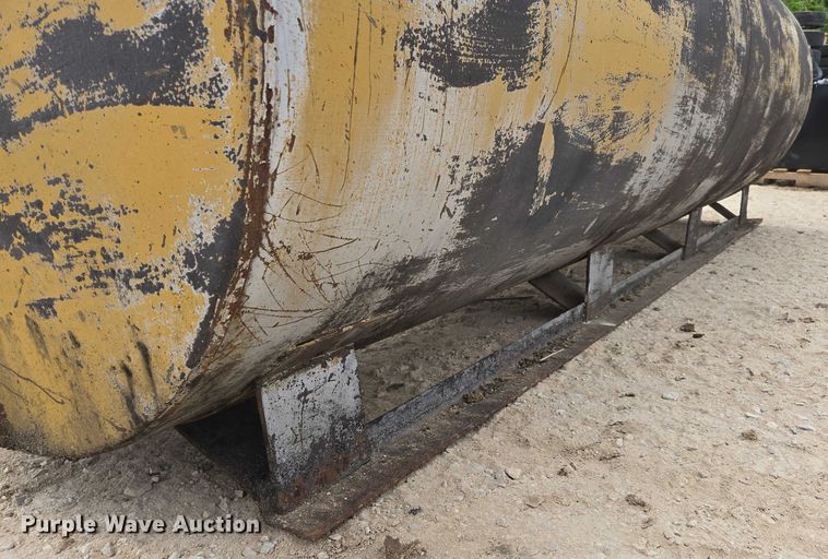 image for item EN3722 Oil storage tank