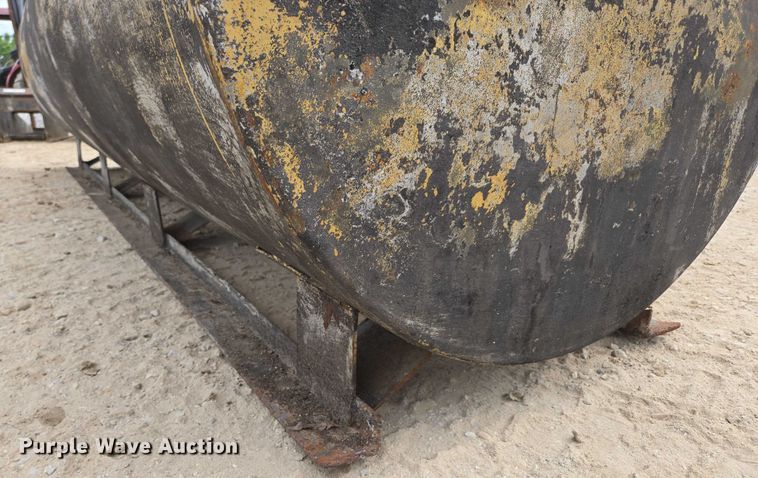 image for item EN3722 Oil storage tank