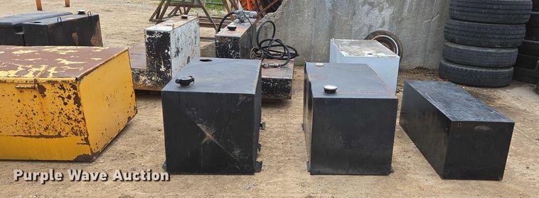 image for item EN3723 Truck parts