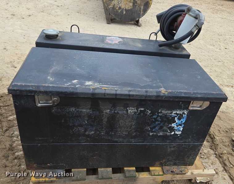 image for item EN3723 Truck parts