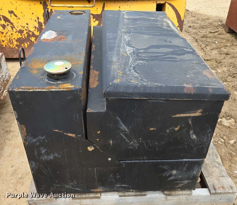 image for item EN3723 Truck parts