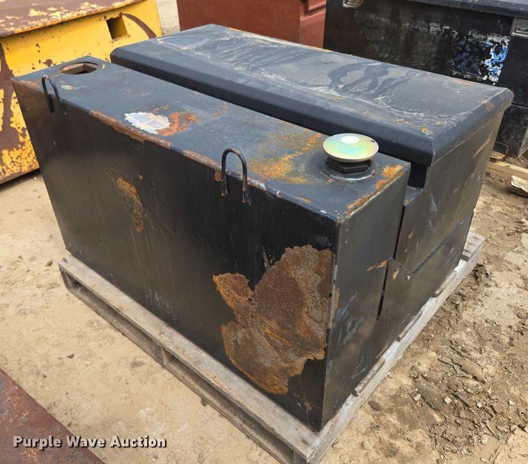 image for item EN3723 Truck parts