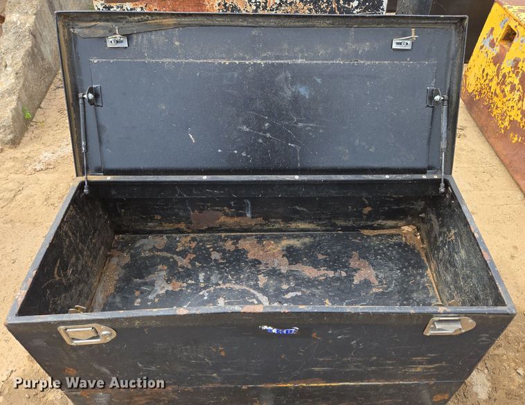 image for item EN3723 Truck parts