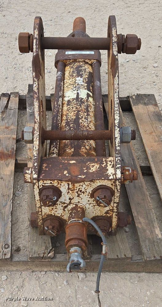 image for item EN3724 Kent breaker