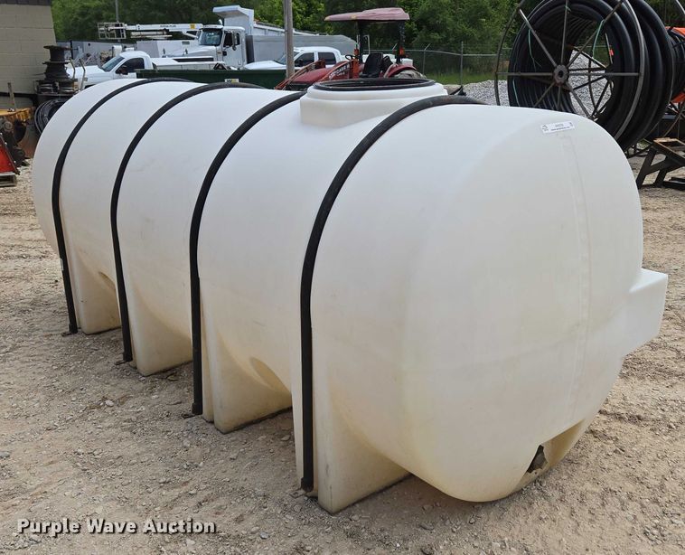 image for item EN3725 Water tank