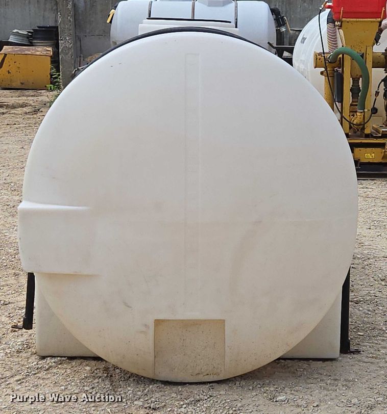 image for item EN3725 Water tank
