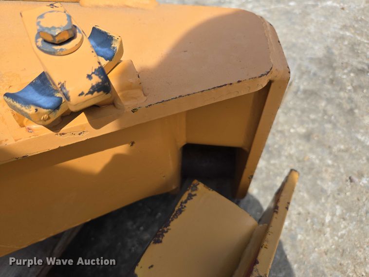 image for item EN3728 Case backfill blade mounting bracket