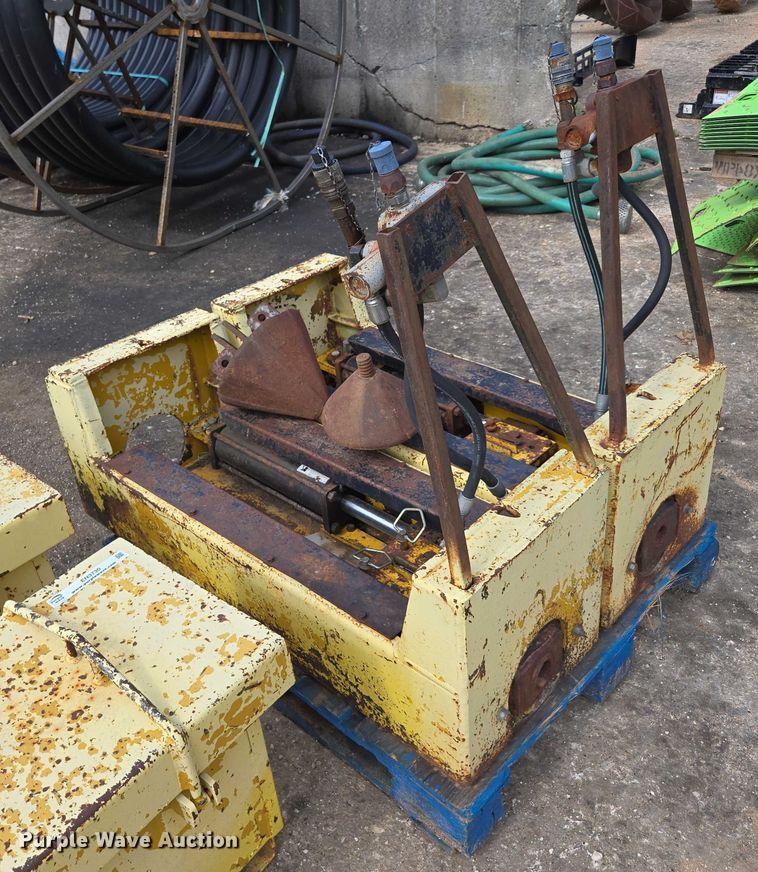 image for item EN3730 (2) PowerRam 1825 pipe pusher