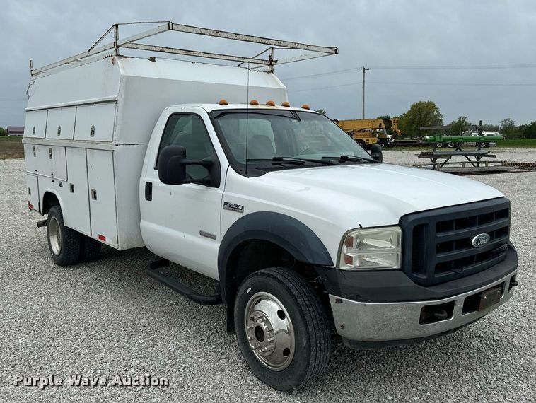 image for item EN4533 2006 Ford F550 Super Duty utility / service truck