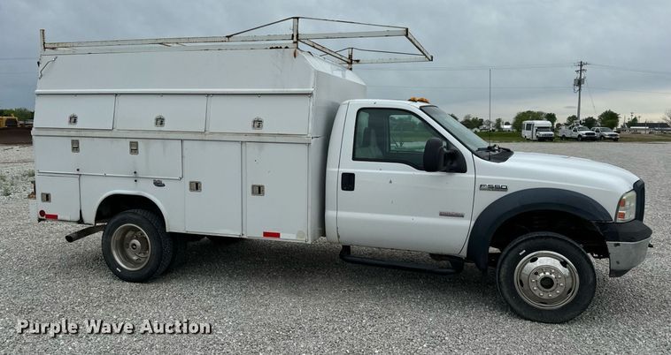 image for item EN4533 2006 Ford F550 Super Duty utility / service truck