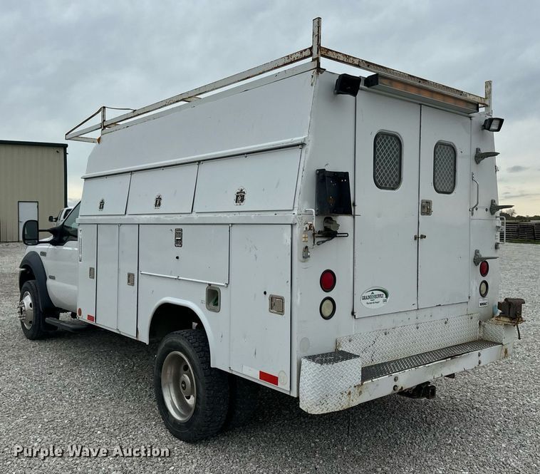 image for item EN4533 2006 Ford F550 Super Duty utility / service truck