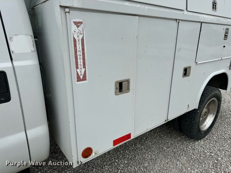image for item EN4533 2006 Ford F550 Super Duty utility / service truck