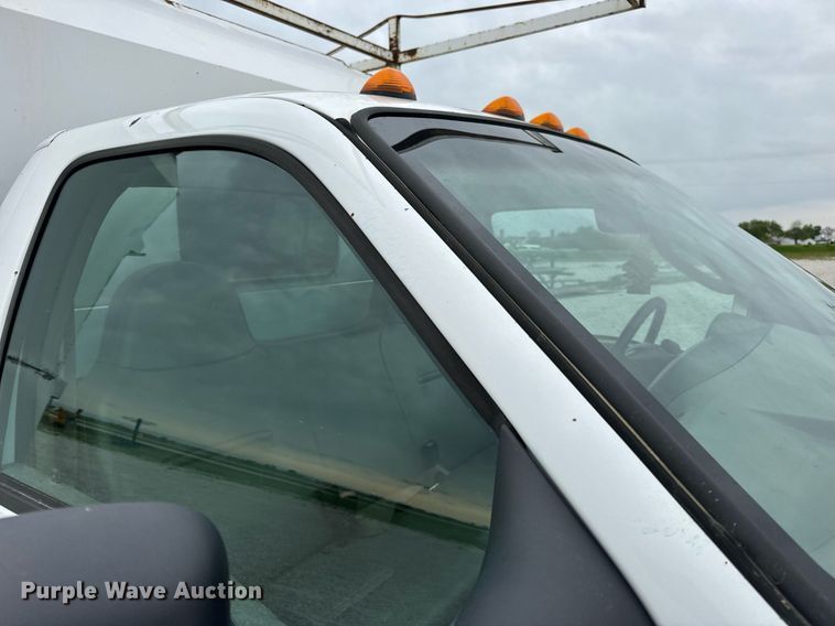 image for item EN4533 2006 Ford F550 Super Duty utility / service truck