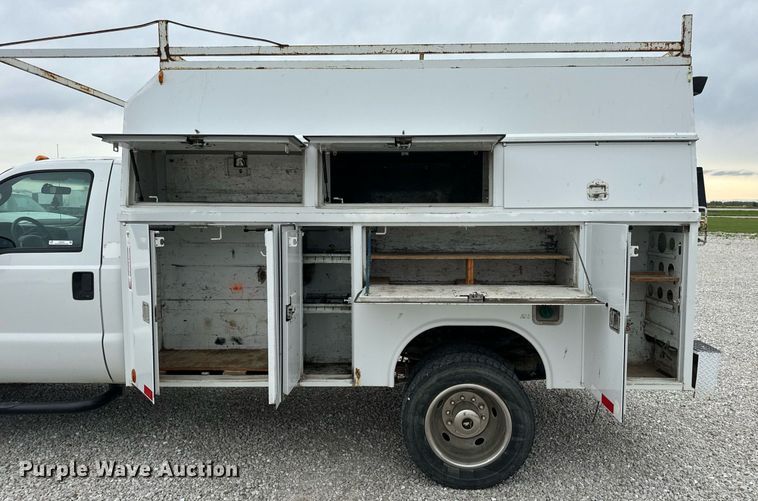 image for item EN4533 2006 Ford F550 Super Duty utility / service truck
