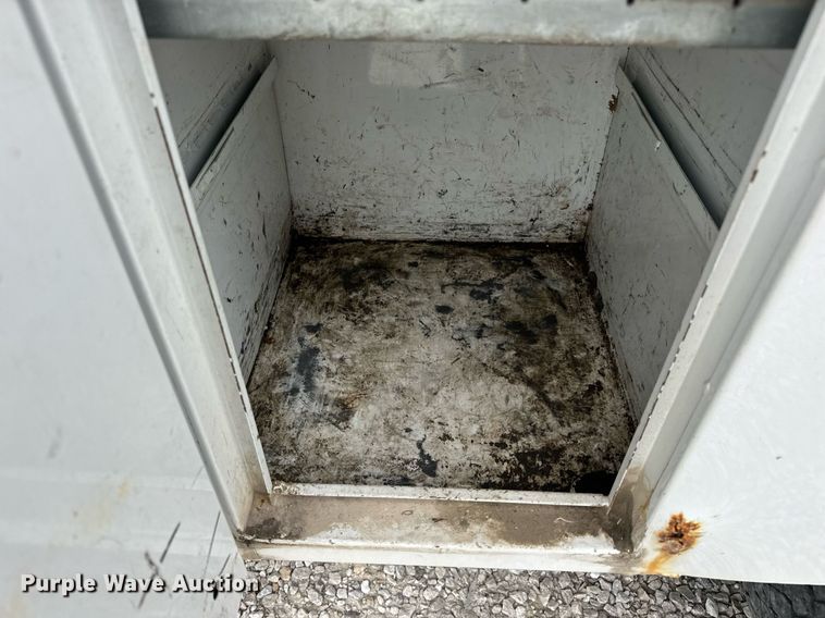 image for item EN4533 2006 Ford F550 Super Duty utility / service truck