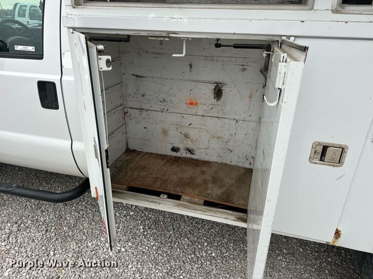 image for item EN4533 2006 Ford F550 Super Duty utility / service truck