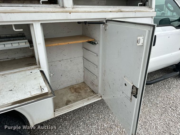 image for item EN4533 2006 Ford F550 Super Duty utility / service truck