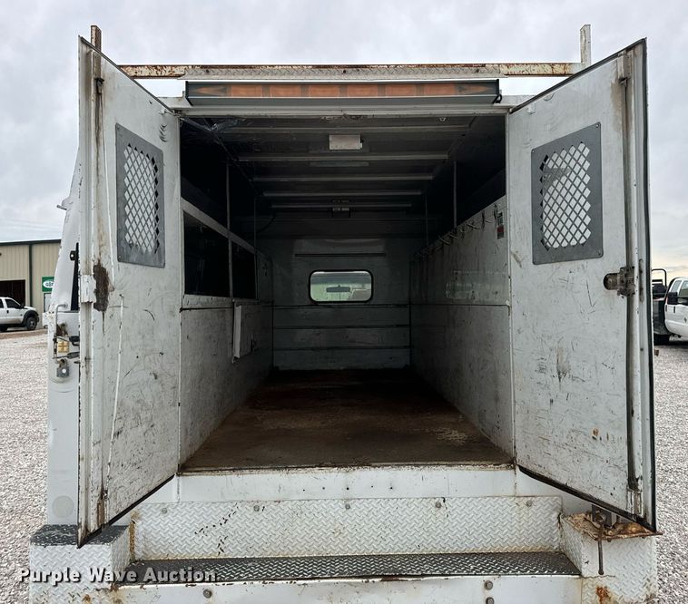 image for item EN4533 2006 Ford F550 Super Duty utility / service truck