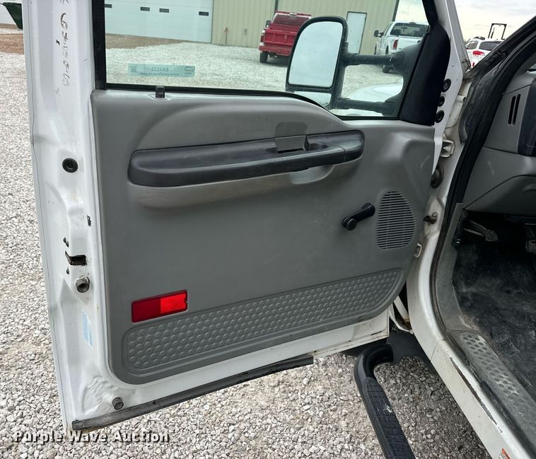 image for item EN4533 2006 Ford F550 Super Duty utility / service truck