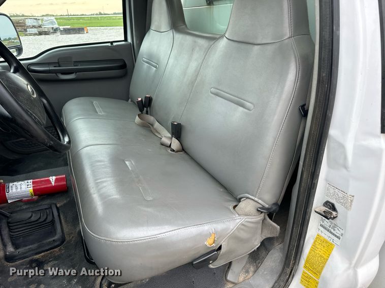 image for item EN4533 2006 Ford F550 Super Duty utility / service truck