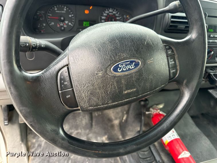 image for item EN4533 2006 Ford F550 Super Duty utility / service truck
