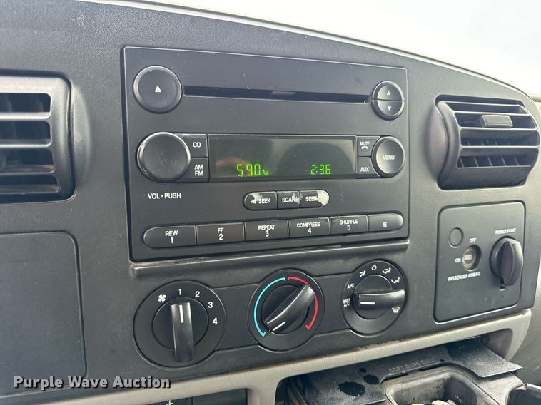 image for item EN4533 2006 Ford F550 Super Duty utility / service truck