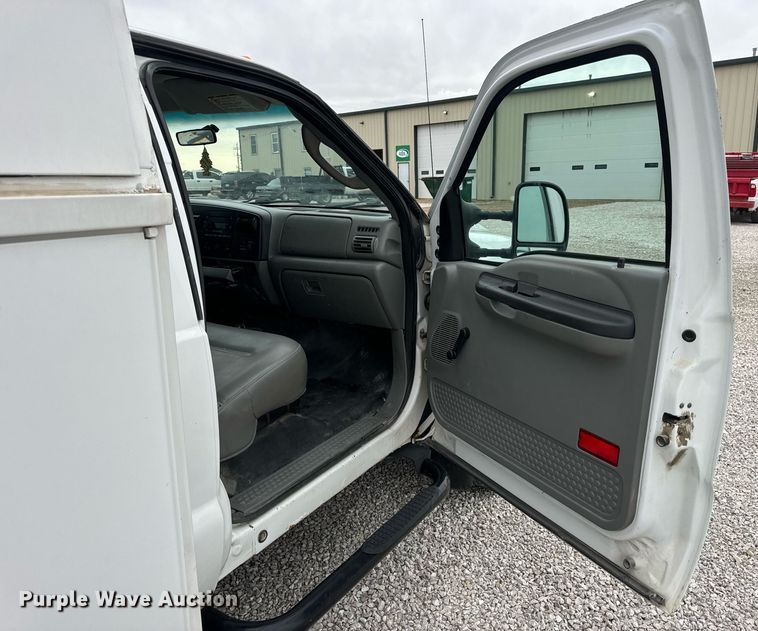image for item EN4533 2006 Ford F550 Super Duty utility / service truck