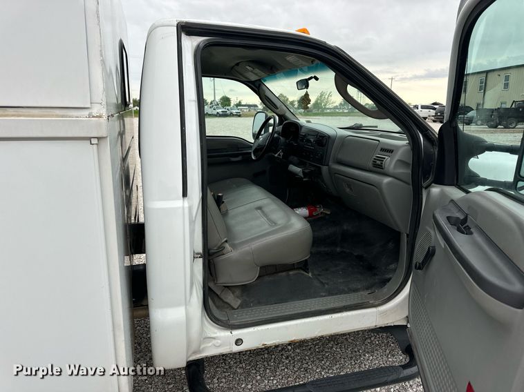 image for item EN4533 2006 Ford F550 Super Duty utility / service truck
