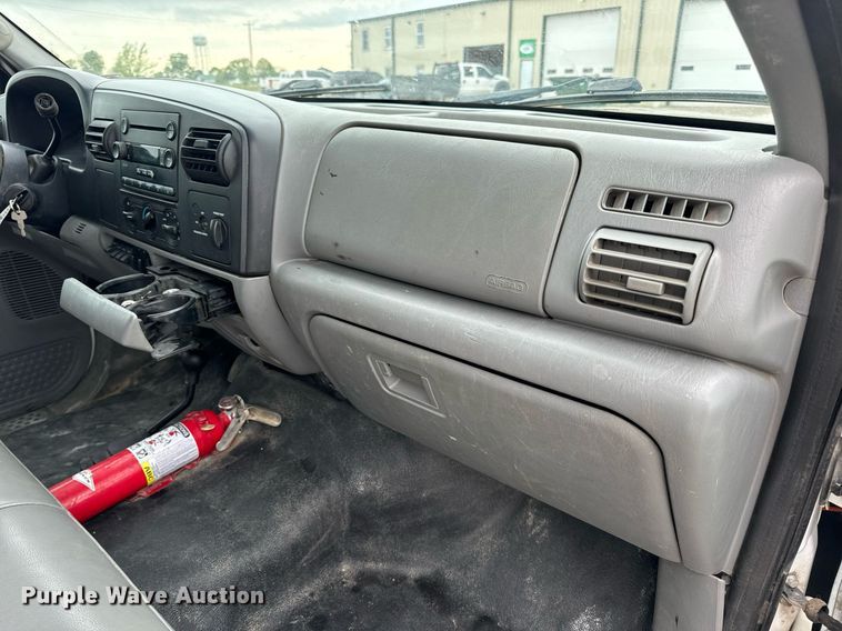 image for item EN4533 2006 Ford F550 Super Duty utility / service truck