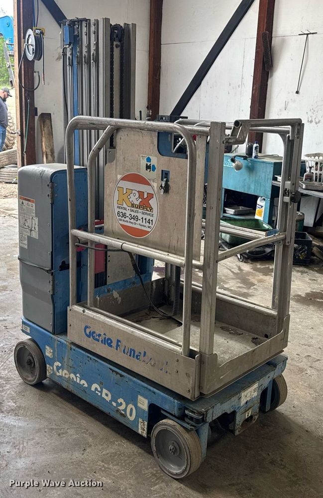 image for item EN4541 2012 Genie GR-20 vertical lift
