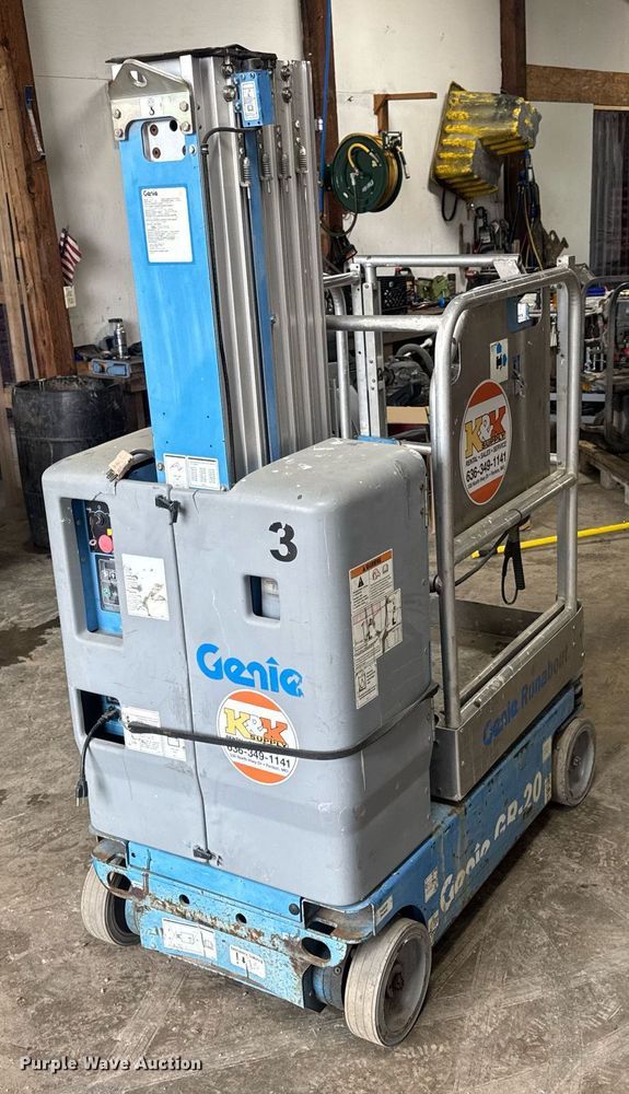 image for item EN4541 2012 Genie GR-20 vertical lift