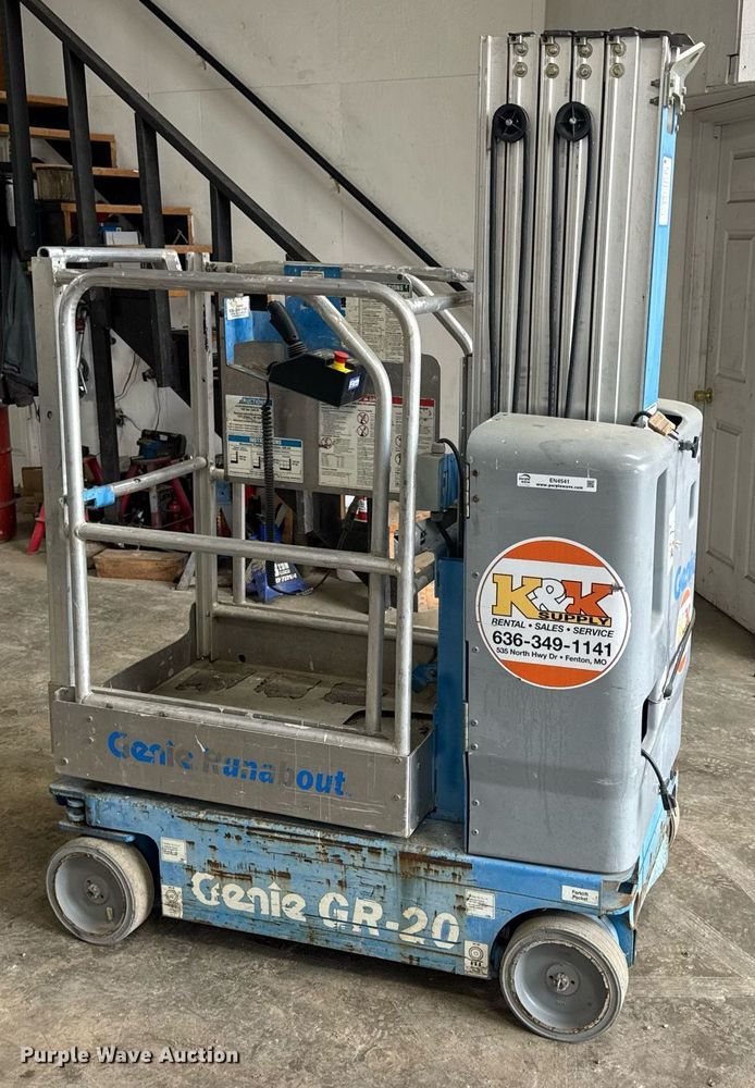 image for item EN4541 2012 Genie GR-20 vertical lift