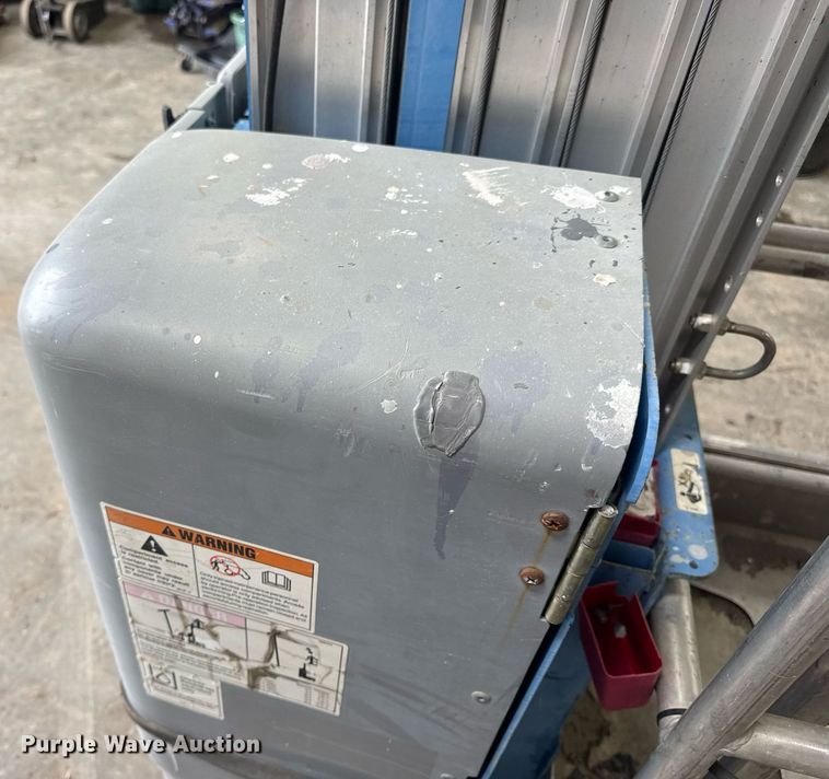 image for item EN4541 2012 Genie GR-20 vertical lift