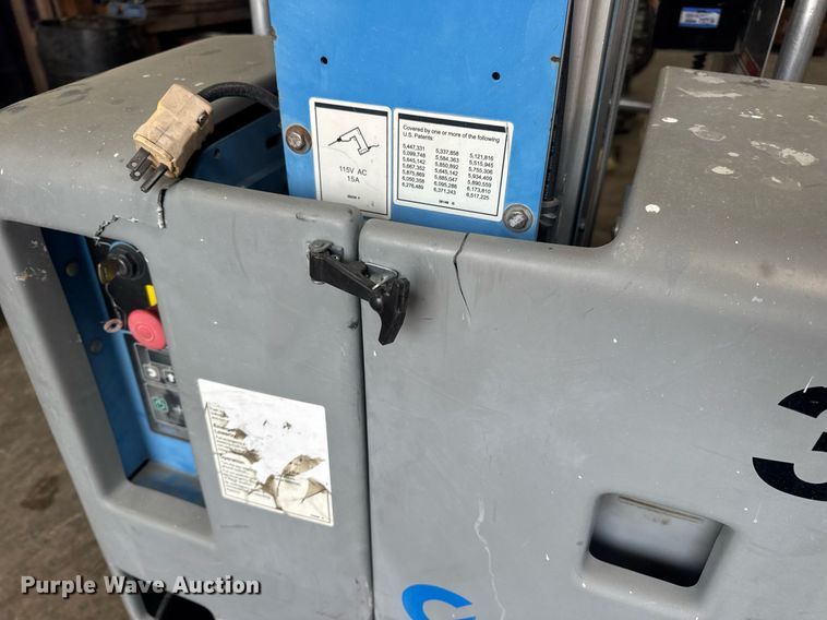 image for item EN4541 2012 Genie GR-20 vertical lift