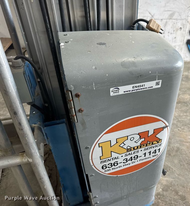 image for item EN4541 2012 Genie GR-20 vertical lift