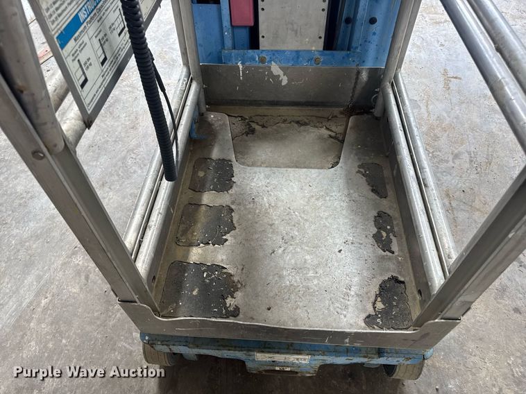 image for item EN4541 2012 Genie GR-20 vertical lift