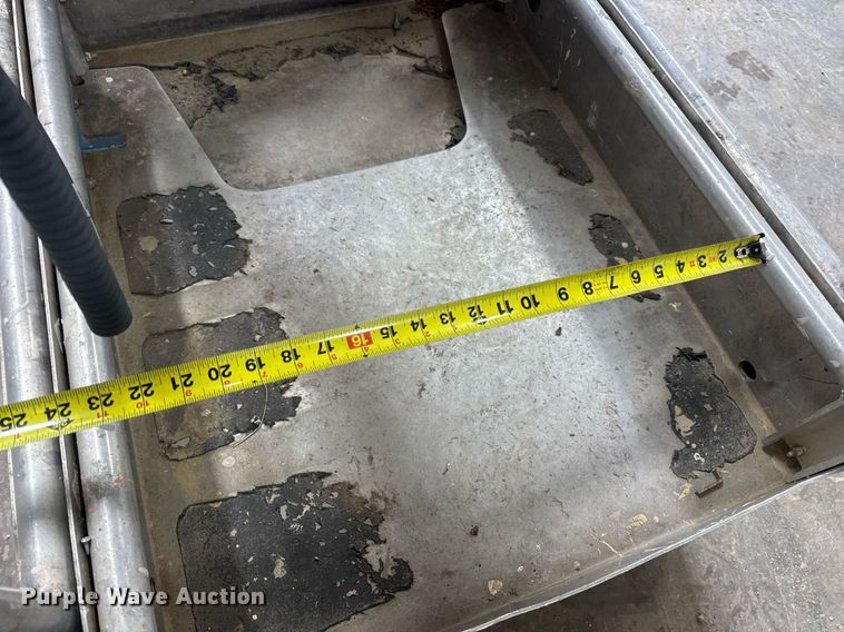 image for item EN4541 2012 Genie GR-20 vertical lift