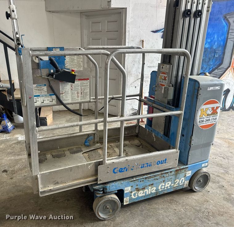 image for item EN4541 2012 Genie GR-20 vertical lift