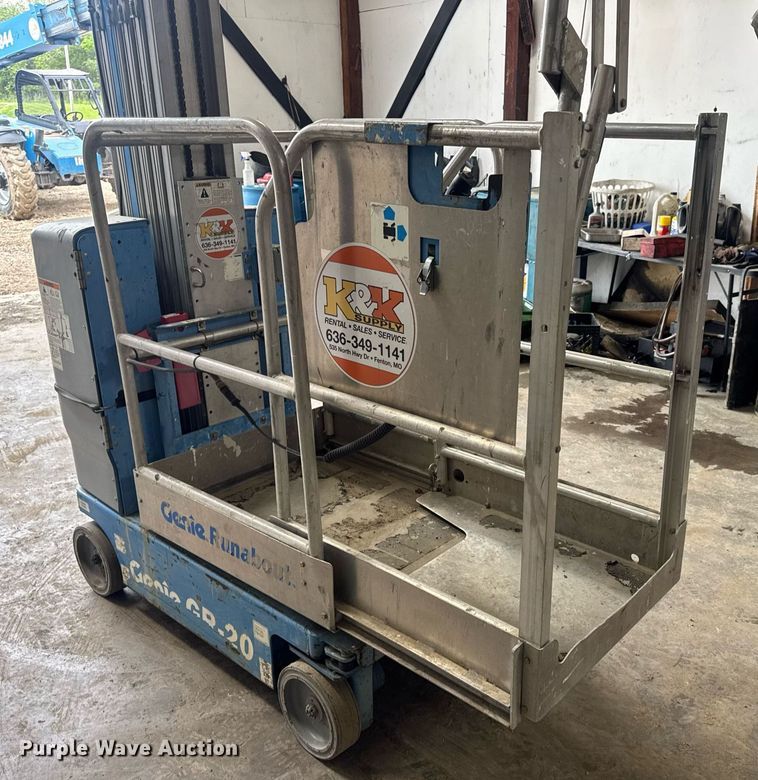 image for item EN4541 2012 Genie GR-20 vertical lift