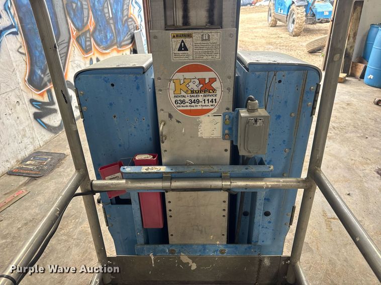 image for item EN4541 2012 Genie GR-20 vertical lift