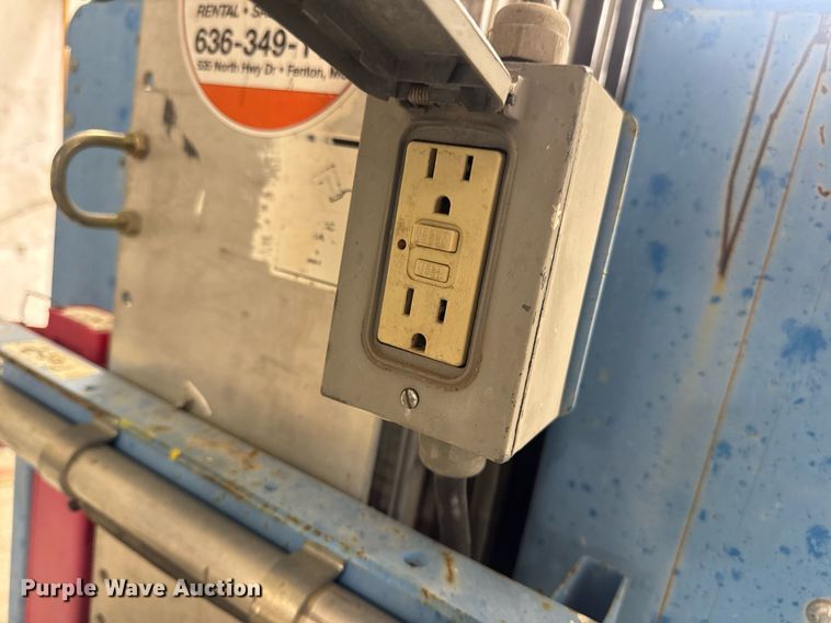 image for item EN4541 2012 Genie GR-20 vertical lift