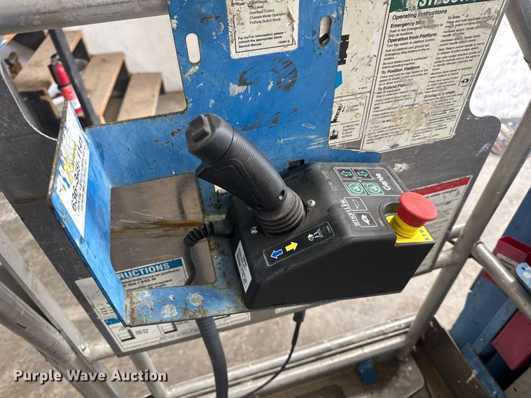 image for item EN4541 2012 Genie GR-20 vertical lift