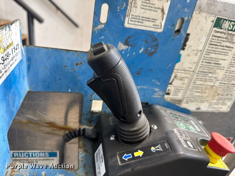 image for item EN4541 2012 Genie GR-20 vertical lift