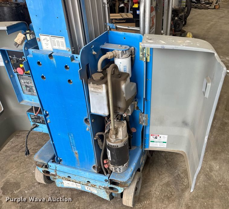 image for item EN4541 2012 Genie GR-20 vertical lift